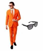 Oranje heren kostuum maat 52 xl met gratis zonnebril